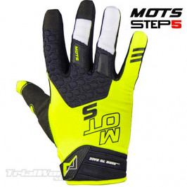 Trial MOTS Step5 Gloves yellow