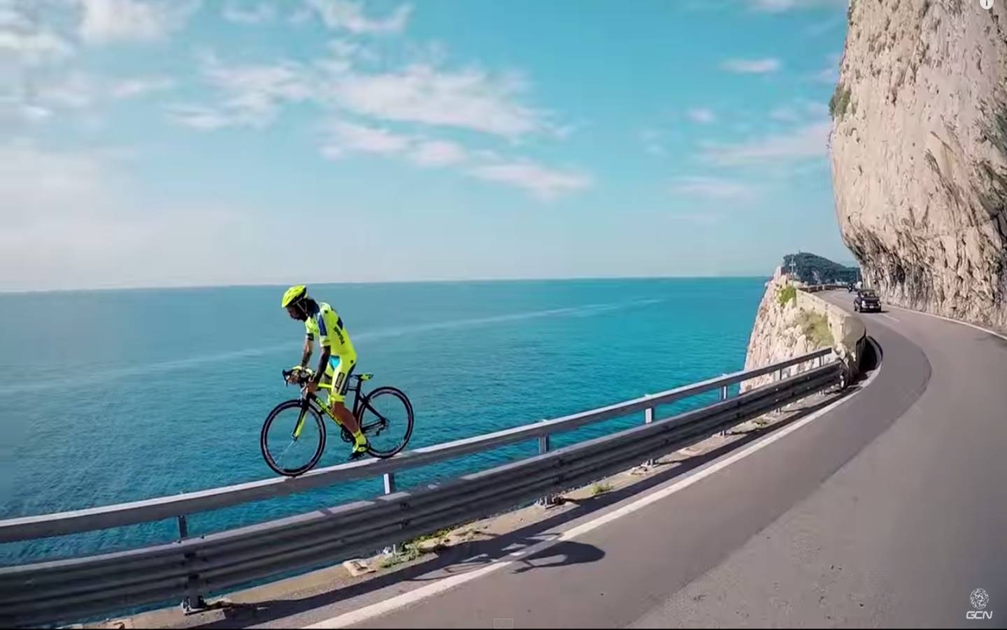Impresionante Biketrial con una bici de carretera | Video - trialworld