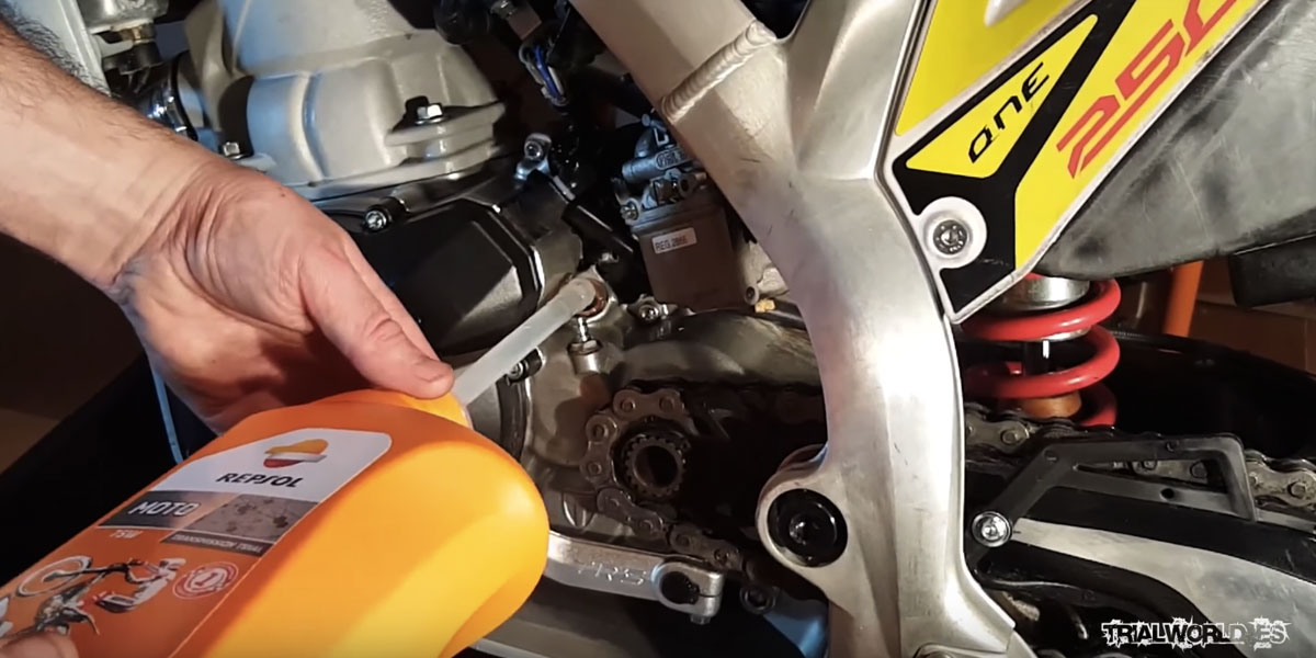 tutorial cambio aceite moto trial